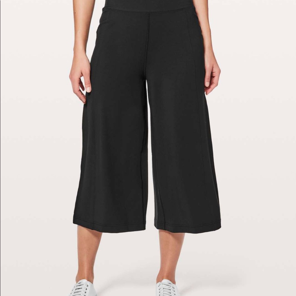 Lululemon Blissed Out Crop 21”